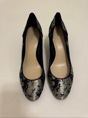 Nine West floral printed block heel shoes